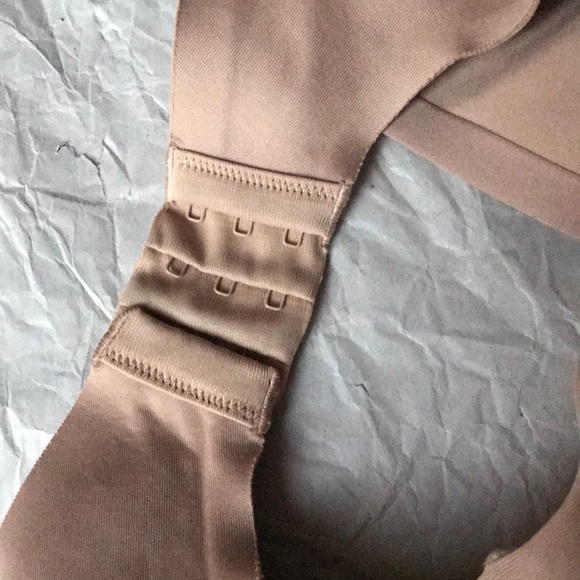 NWT Olga 212 No Side Effects Underwire Contour Bra Nude 40C - Picture 7 of 8